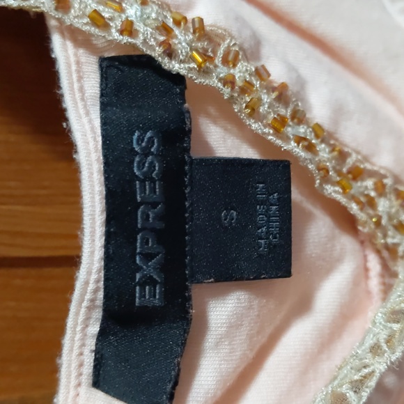 2 Pink Tops 🩷🩷 - Picture 3 of 12